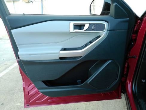 Used 2023 Ford Explorer XLT w/ Equipment Group 202A AWD/4WD image 14