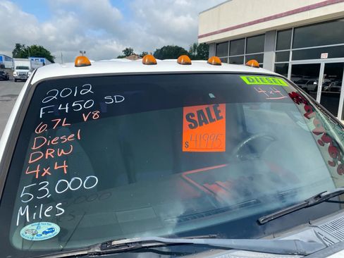 Used 2012 Ford F450 XL image 3