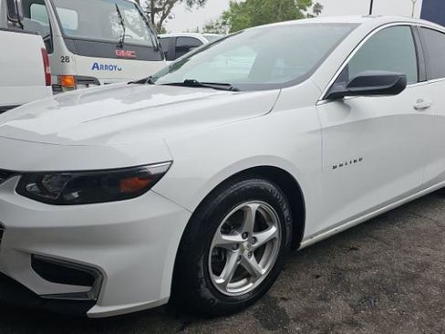 Used 2018 Chevrolet Malibu LS FWD image 3