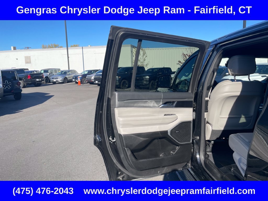Certified 2025 Jeep Wagoneer Series II AWD/4WD image 44