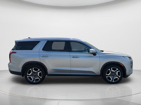 Used 2023 Hyundai Palisade SEL AWD/4WD image 3