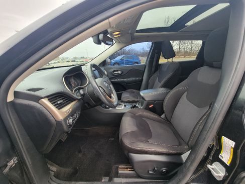 Used 2015 Jeep Cherokee Latitude w/ Comfort/Convenience Group image 11