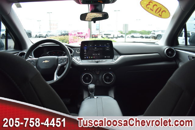 Used 2023 Chevrolet Blazer LT w/ Driver Confidence Package FWD image 3