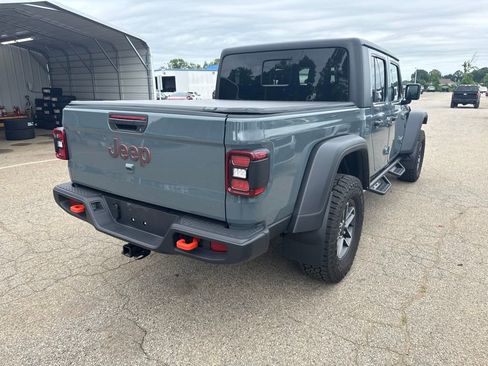 Used 2025 Jeep Gladiator Mojave w/ Convenience Group AWD/4WD image 4