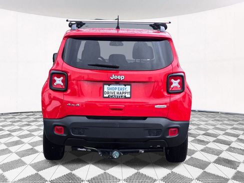 Used 2019 Jeep Renegade Latitude w/ Cold Weather Group image 20