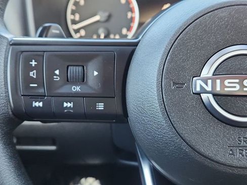 Used 2024 Nissan Rogue S image 33
