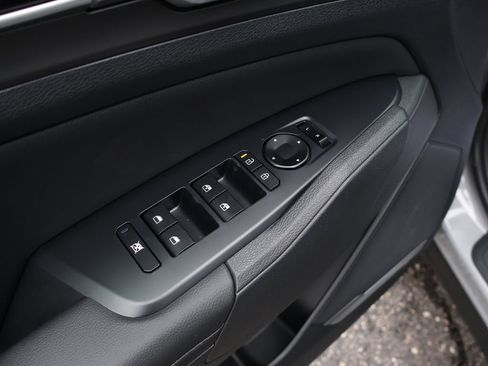 New 2026 Kia Sportage EX image 17