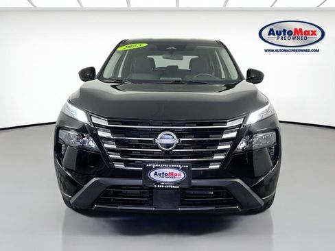 Used 2025 Nissan Rogue SV image 6