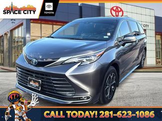 Used 2025 Toyota Sienna Platinum video 1