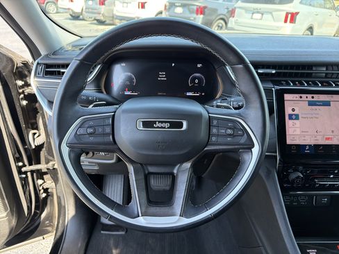 Used 2022 Jeep Grand Cherokee L Limited image 23