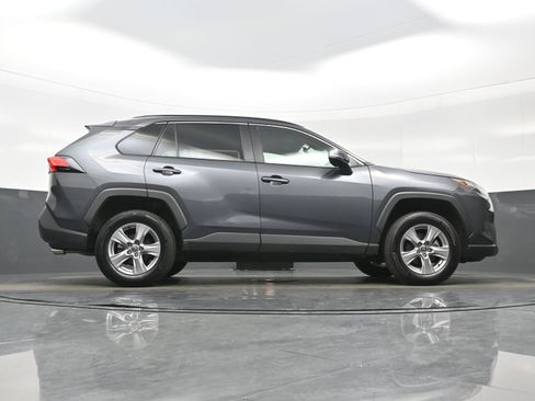 Used 2025 Toyota RAV4 XLE AWD/4WD image 33