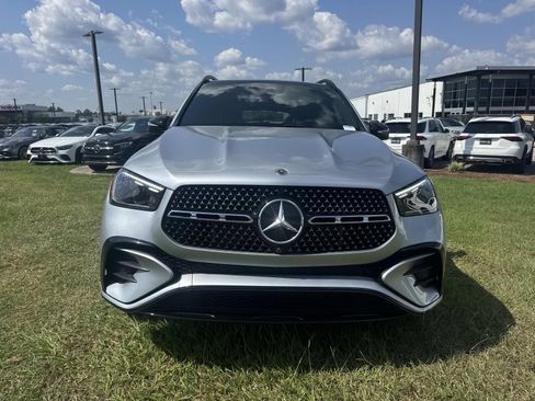 Used 2025 Mercedes-Benz GLE 450e 4MATIC image 2