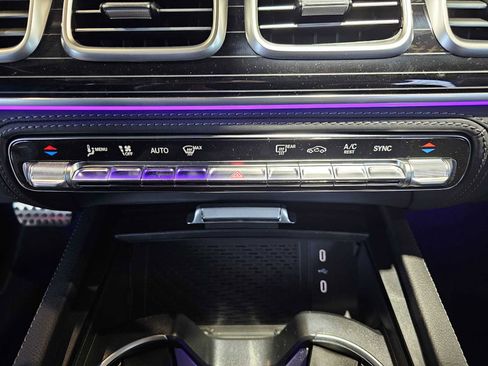 Used 2025 Mercedes-Benz GLS 63 AMG 4MATIC image 23