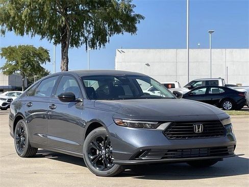 New 2025 Honda Accord SE image 2