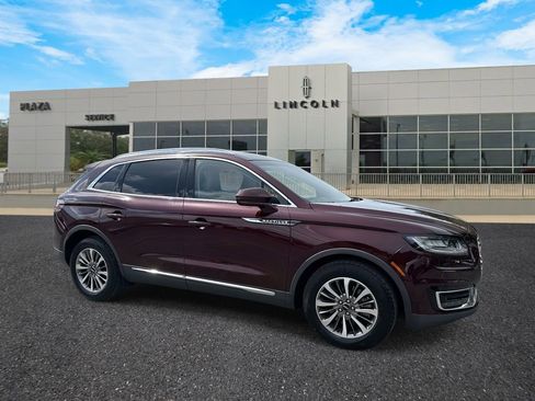 Used 2019 Lincoln Nautilus Select image 1