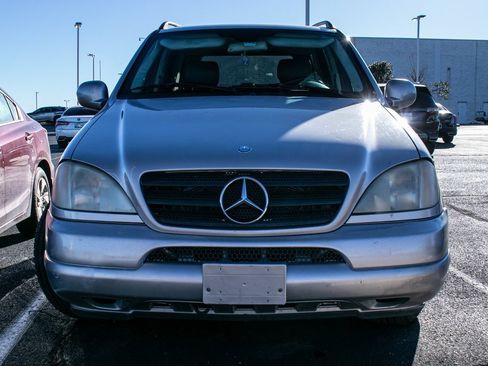 Used 2000 Mercedes-Benz ML 320 4MATIC image 2