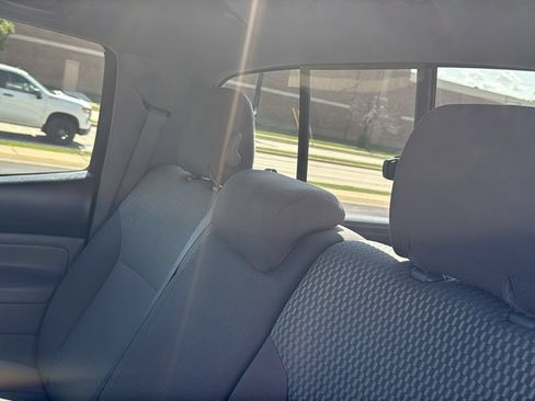 Used 2014 Toyota Tacoma PreRunner w/ SR5 Package RWD image 19