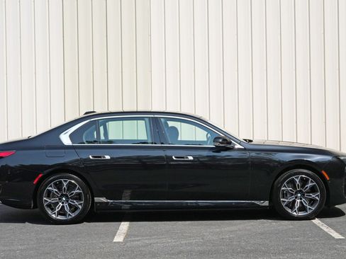 Used 2025 BMW i7 xDrive60 w/ Executive Package AWD/4WD image 66