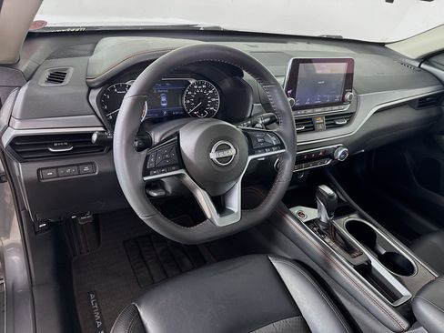 Used 2023 Nissan Altima 2.5 SR FWD image 8