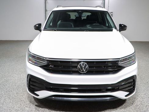 Used 2024 Volkswagen Tiguan SE R-Line FWD image 4