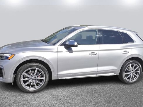 Certified 2024 Audi SQ5 Premium w/ Convenience Package image 3