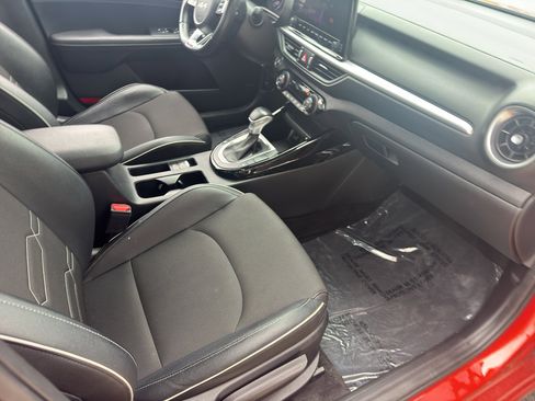 Used 2022 Kia Forte GT-Line w/ GT-Line Premium Package image 18