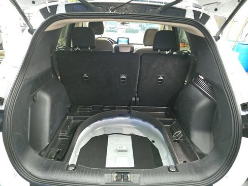 Used 2020 Ford Escape SE image 12