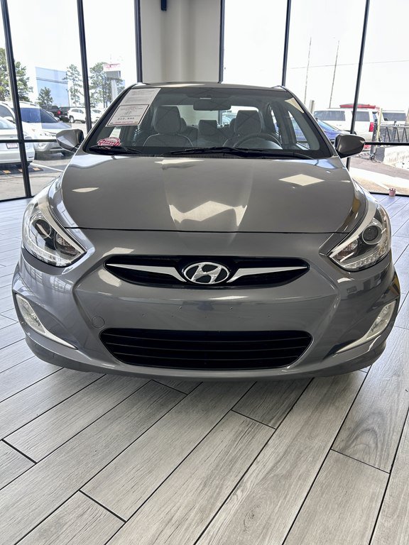 Used 2014 Hyundai Accent GLS w/ Option Group 2 FWD image 2
