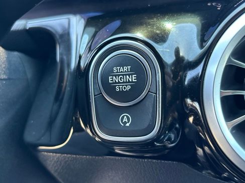 Used 2025 Mercedes-Benz GLA 250 image 17