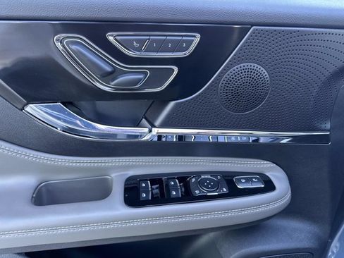 New 2026 Lincoln Corsair Premiere image 11