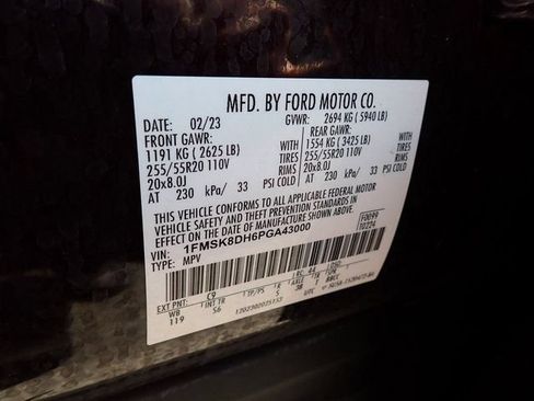 Used 2023 Ford Explorer XLT w/ Equipment Group 202A AWD/4WD image 24