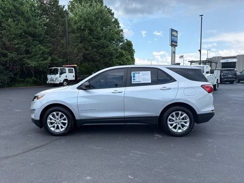 Used 2021 Chevrolet Equinox LS w/ LS Convenience Package FWD image 6