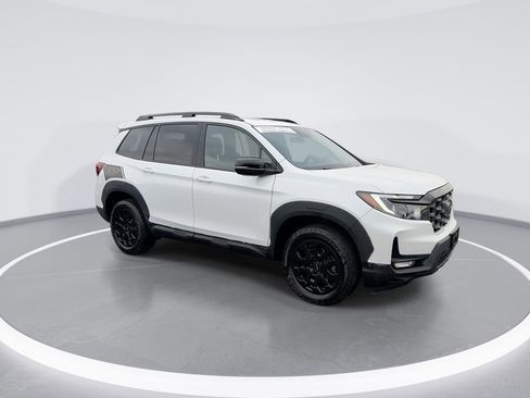 Used 2022 Honda Passport TrailSport image 2
