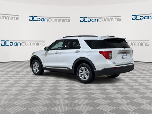 Used 2023 Ford Explorer XLT AWD/4WD image 6