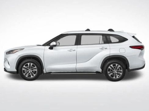 New 2026 Toyota Highlander XLE AWD/4WD image 2