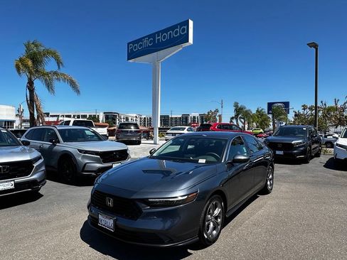 Used 2024 Honda Accord EX image 2