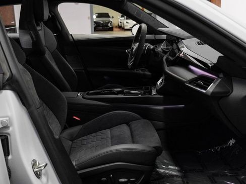 Used 2024 Audi e-tron GT Prestige image 35