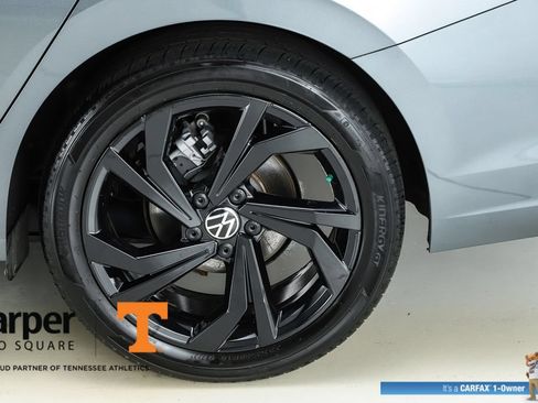 Used 2025 Volkswagen Jetta SE w/ Sunroof Package FWD image 6