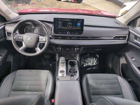 Used 2025 Mitsubishi Outlander SE AWD/4WD image 26