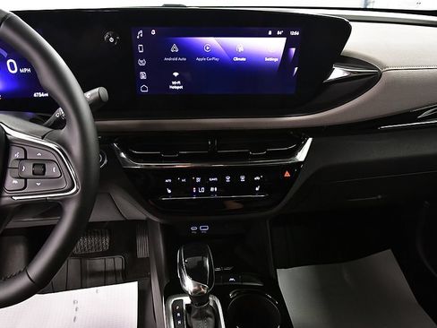 Used 2025 Buick Envista Preferred FWD image 25