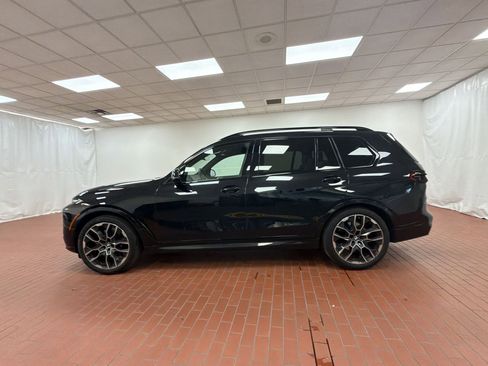 Used 2024 BMW X7 xDrive40i w/ M Sport Package image 2