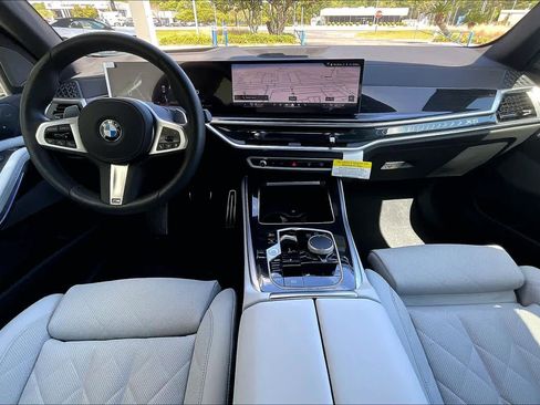 Used 2026 BMW X5 sDrive40i w/ M Sport Package image 15