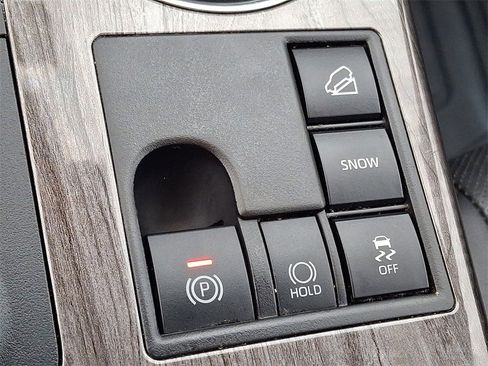 Used 2023 Toyota Highlander Platinum image 25