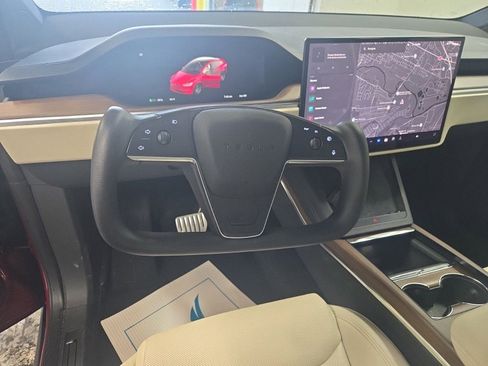 Used 2023 Tesla Model X image 4