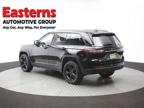 Used 2023 Jeep Grand Cherokee Limited w/ Black Appearance Package AWD/4WD image 66