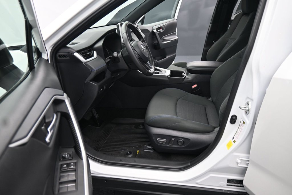 Used 2024 Toyota RAV4 SE AWD/4WD image 17