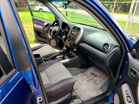 Used 2004 Toyota RAV4 2WD image 14