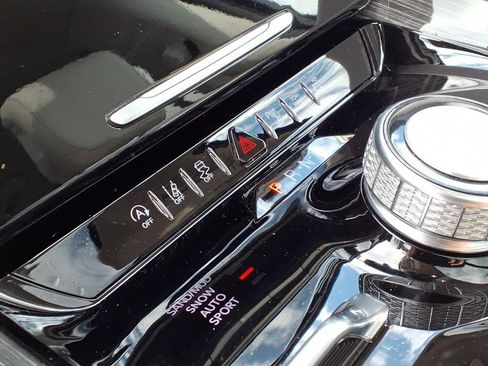 Used 2022 Jeep Wagoneer Series II w/ Premium Group I image 32