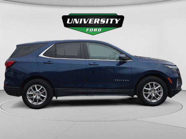 Used 2022 Chevrolet Equinox LT w/ Driver Convenience Package FWD image 2