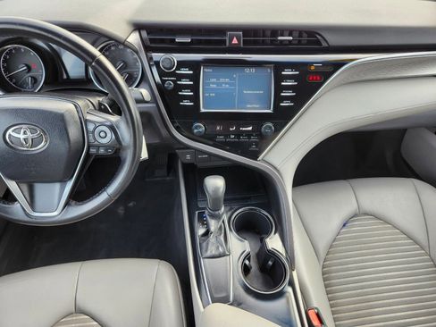 Used 2018 Toyota Camry SE image 14